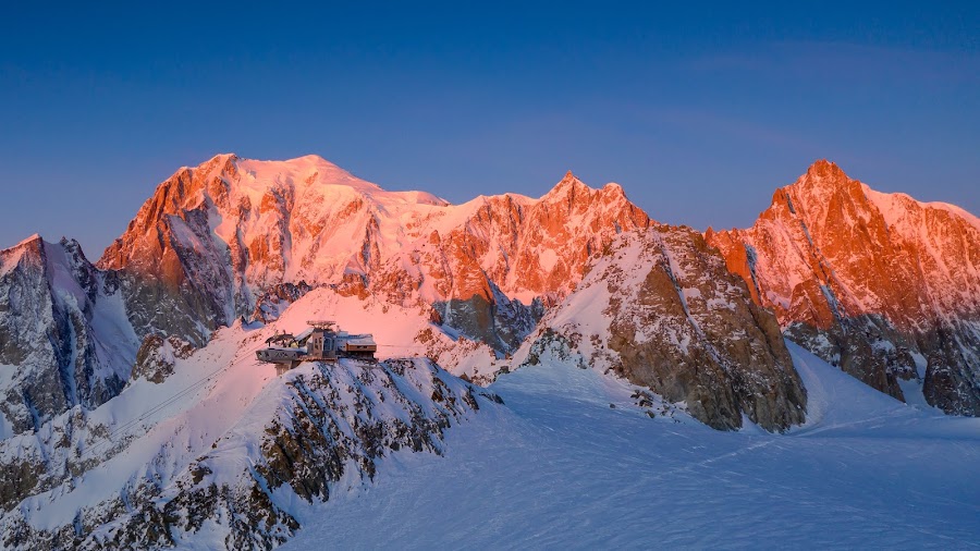 Skyway Monte Bianco or Courmayeur town — Weather-dependent alternative — Tunnel du Mont-Blanc — Switzerland / France / Italy