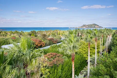 Hallim Park and Hyeopjae Beach — Nature — Jeju Island Circuit — South Korea