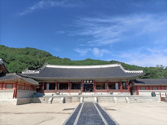 Hwaseong Haenggung Palace