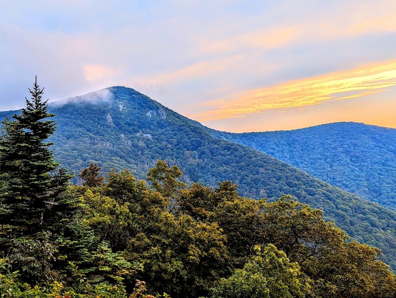Crescent Rock Overlook, mile 44 — Overlook — Skyline Drive — United States