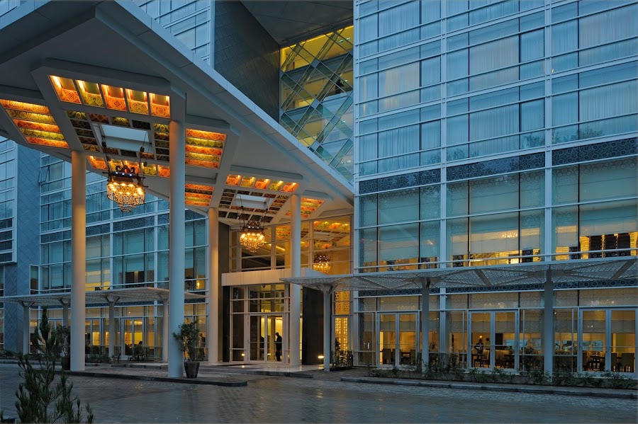 Rudaki Restaurant at Dushanbe Serena — Tajik and international — Pamir Highway — Tajikistan