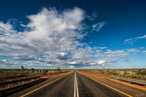 Karlu Karlu y Tennant Creek — monumento — Alice Springs a Darwin vía Nitmiluk y Litchfield — Australia