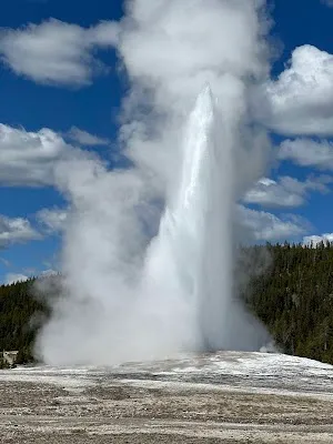 Old Faithful — Landmark — Grand Teton to Yellowstone — United States