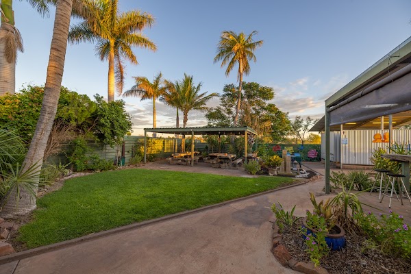 Devils Marbles Hotel