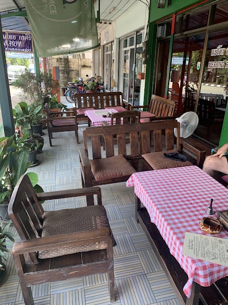 Mekong Pizza — Pizza and Thai — Northern Thailand Golden Triangle Loop — Thailand