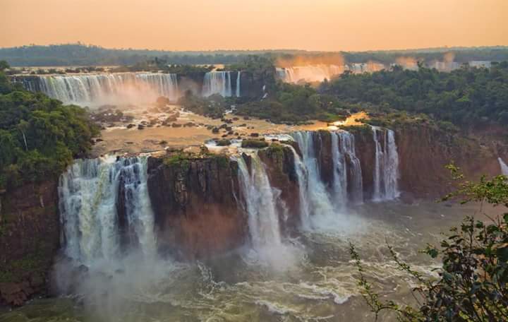 Avenida das Cataratas