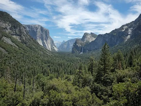 Tunnel View — Nature — Yosemite to Sequoia and Kings Canyon — United States