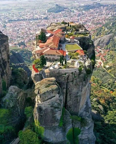 Transfer to Kalambaka — Transfer — Athens to Antiquity — Greece