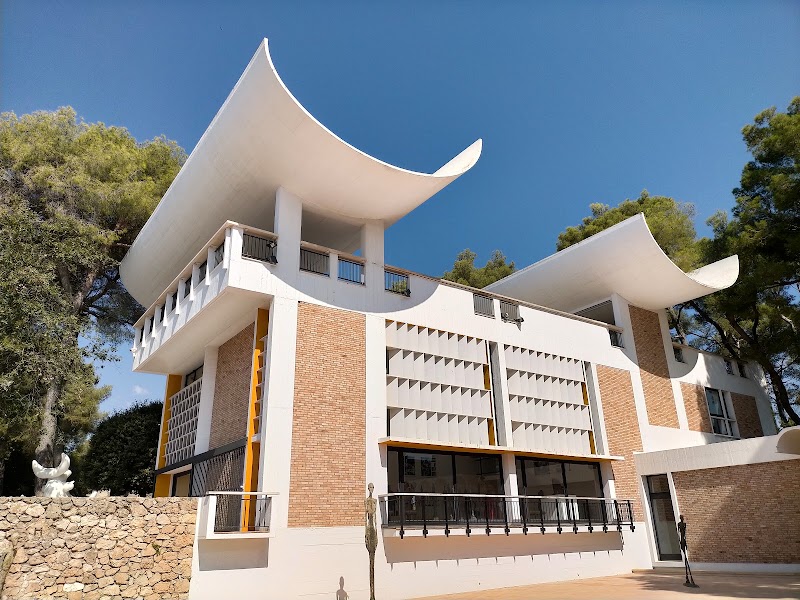 Fondation Maeght — Modern-art foundation — Modern Art Meander — France