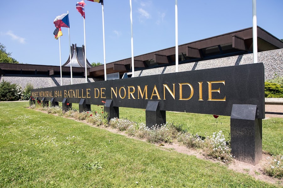 Bayeux Cathedral and Battle of Normandy Museum — Cathedral and museum — Normandy & Brittany — France