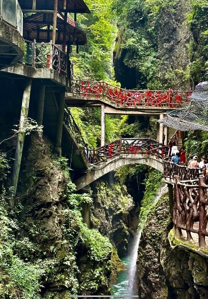 Dehang Canyon — Nature — Zhangjiajie, Furong & Fenghuang — China