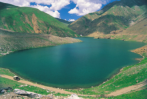 Lulusar Lake