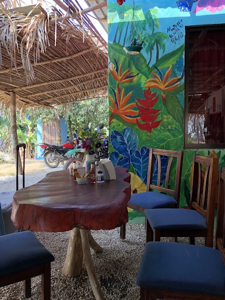 Soda Brisas de la Mar — Costa Rican soda — Серф-берег полуострова Никоя — Коста-Рика