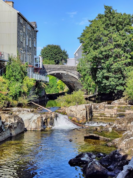 The Triangle Inn — Welsh pub — Wales Mountain Crossing — Wales