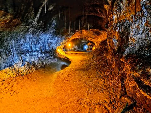 Thurston Lava Tube — Landmark — Chain of Craters Road — United States