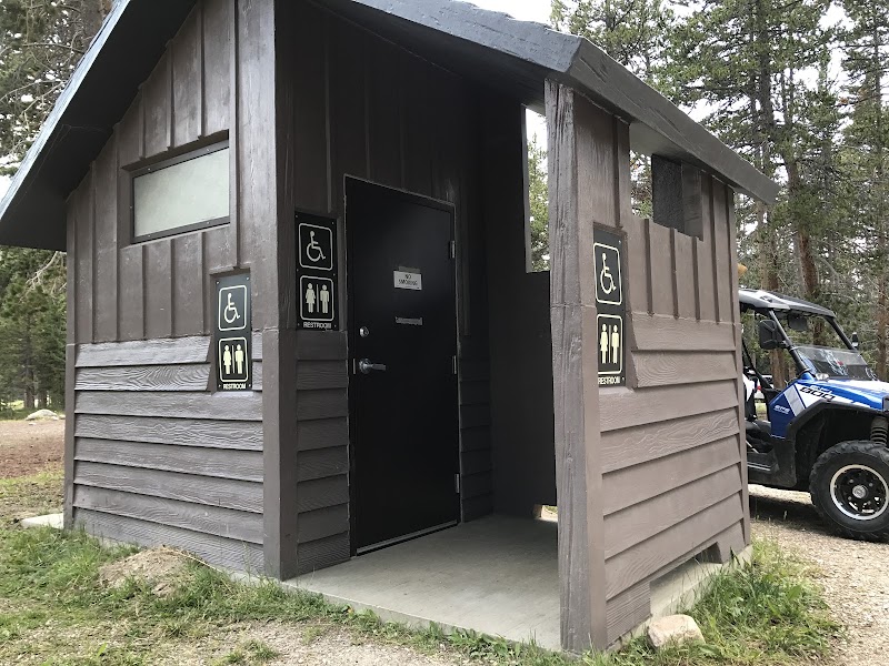 Beartooth Lake Campground — Nature — Beartooth Highway — United States