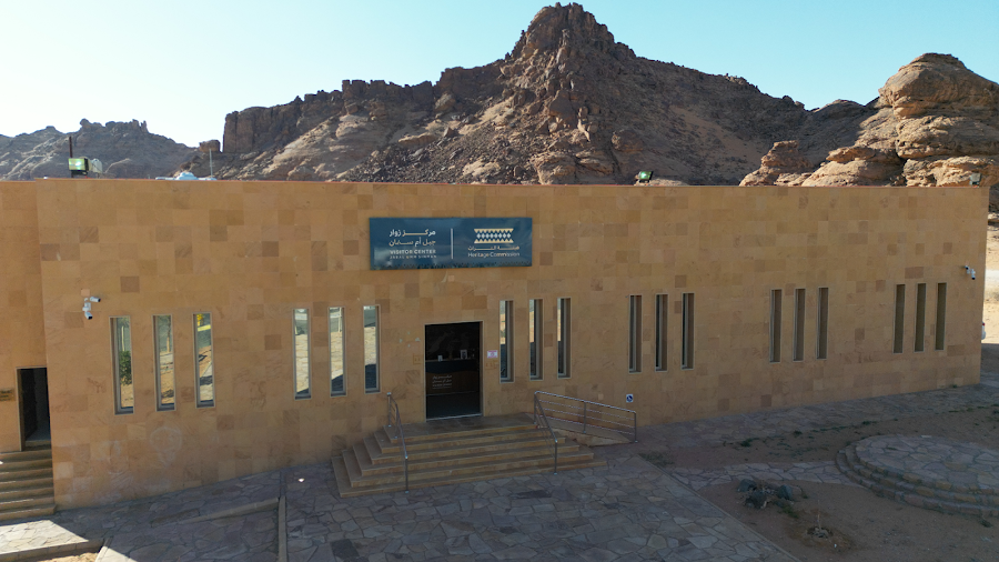 Jubbah rock art — Archaeology — Dakar-inspired Saudi Desert Expedition — Saudi Arabia