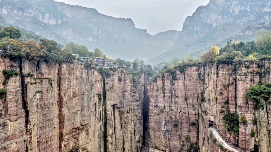 Qingquanlou Wanxianshan restaurant — Henan farmhouse cooking — Wanxianshan & Guoliang Tunnel Visit — China