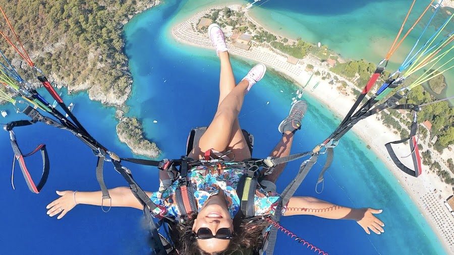 Paraglide over Ölüdeniz