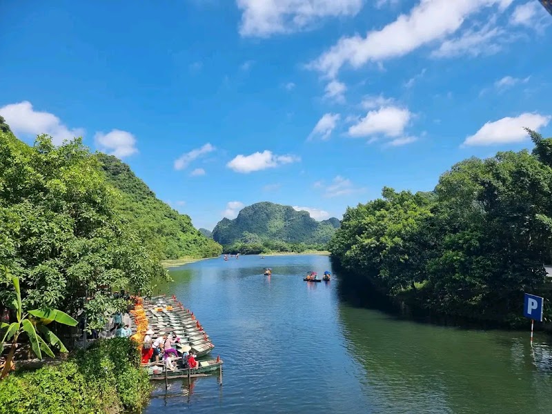 Ninh Binh — Nature — Ho Chi Minh Road — Vietnam
