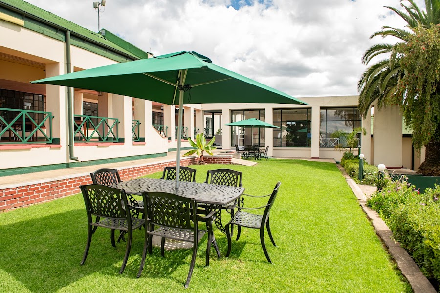 Montclair Hotel and Casino Restaurant — Zimbabwean, international — Eastern Highlands of Zimbabwe — Zimbabwe