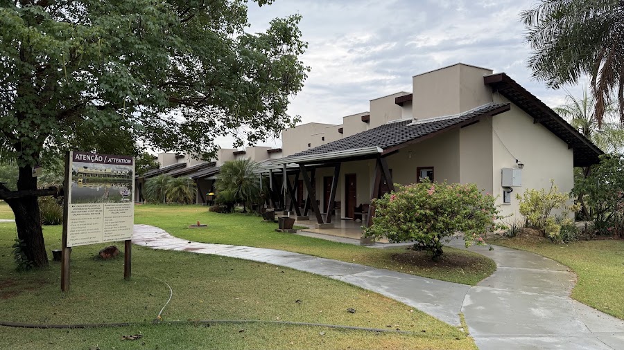 Booked Transpantaneira lodge meals — Full-board lodge dining — Transpantaneira — Brazil