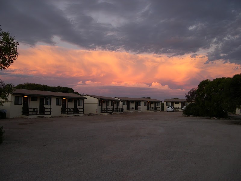 Border Village — City — Nullarbor Plain and Eyre Highway — Australia