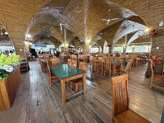 Lang Co Seafood Restaurant