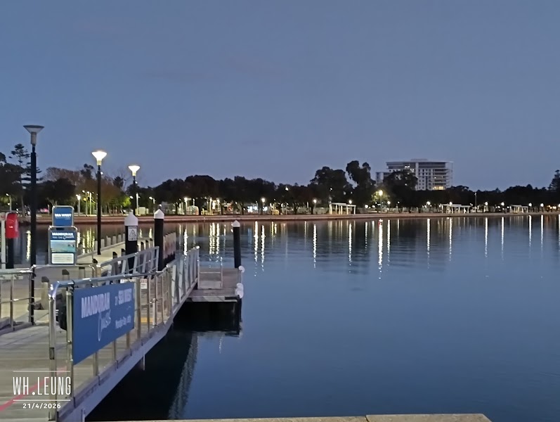 Mandurah estuary foreshore — Waterfront walk — South West Wine, Coast and Seasonal Whales — Australia