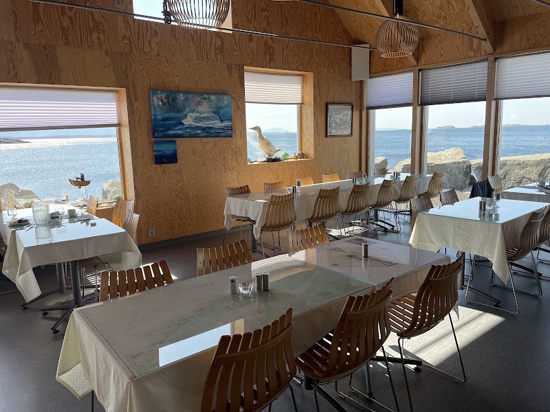 Bryggjen i Bud — Norwegian seafood — Atlantic Ocean Road: Kårvåg to Bud — Norway