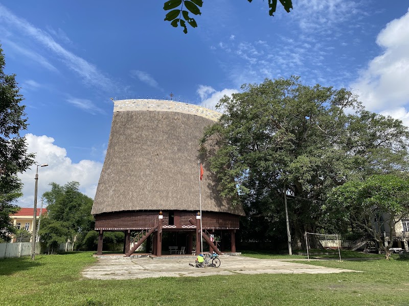 Kon Klor communal house and bridge — Cultural site — Ho Chi Minh Road — Vietnam