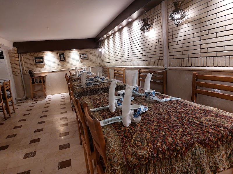 Sharzeh Restaurant — Persian — Транзект от побережья Каспия к Персидскому заливу — Иран
