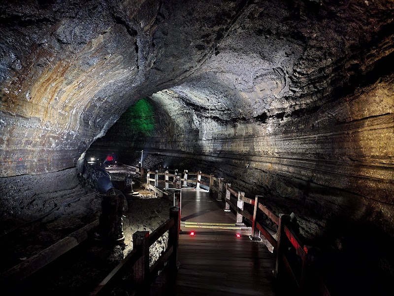 Manjanggul Cave