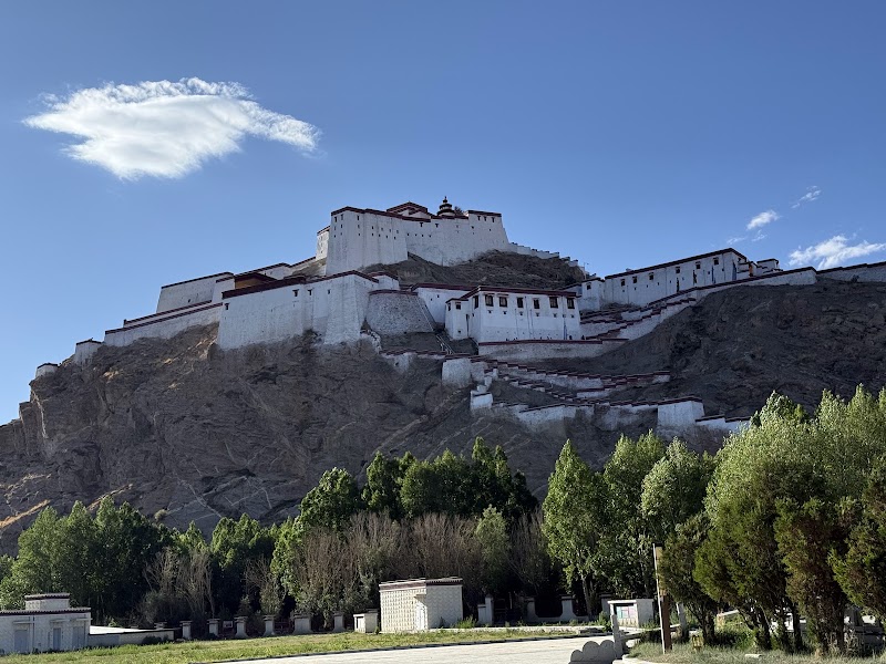 Operator-confirmed local restaurant — Named current venue — G318 Sichuan-Tibet Highway — China