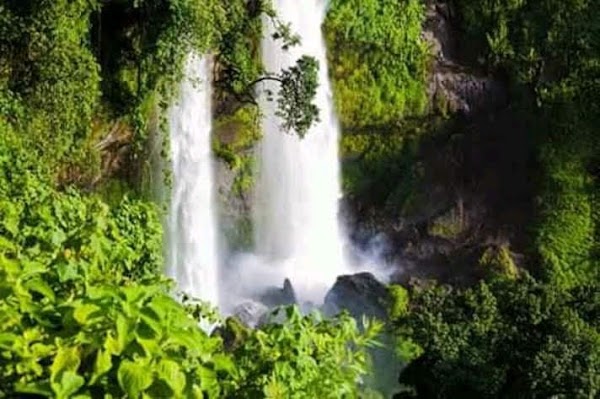 Amabere Caves and Waterfalls