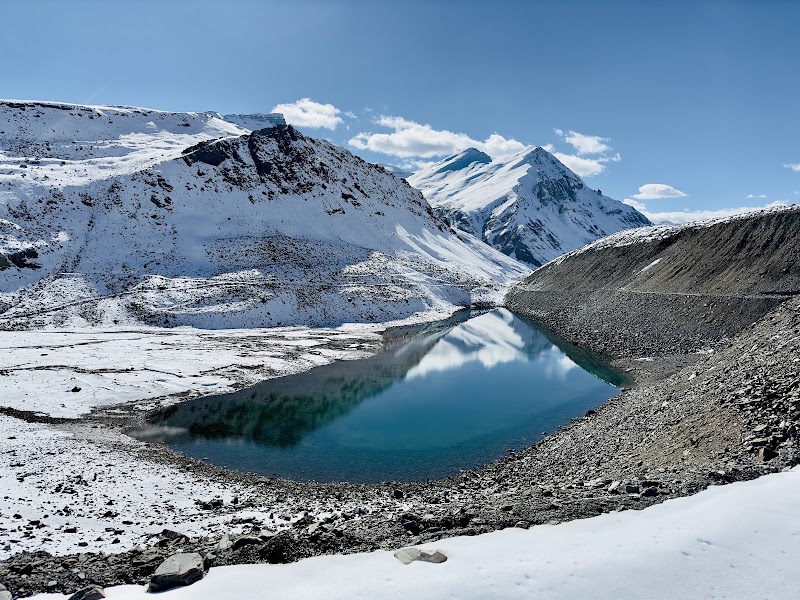 Suraj Tal — Alpine lake — Leh–Manali Highway — India