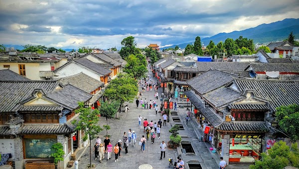 Jinshan Bai Minority Restaurant