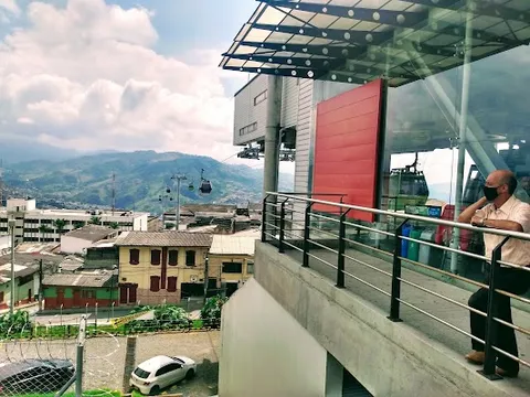 Cable cars and viewpoints in Manizales — City views — Medellín to the Coffee Axis via Jardín and Salamina — Colombia