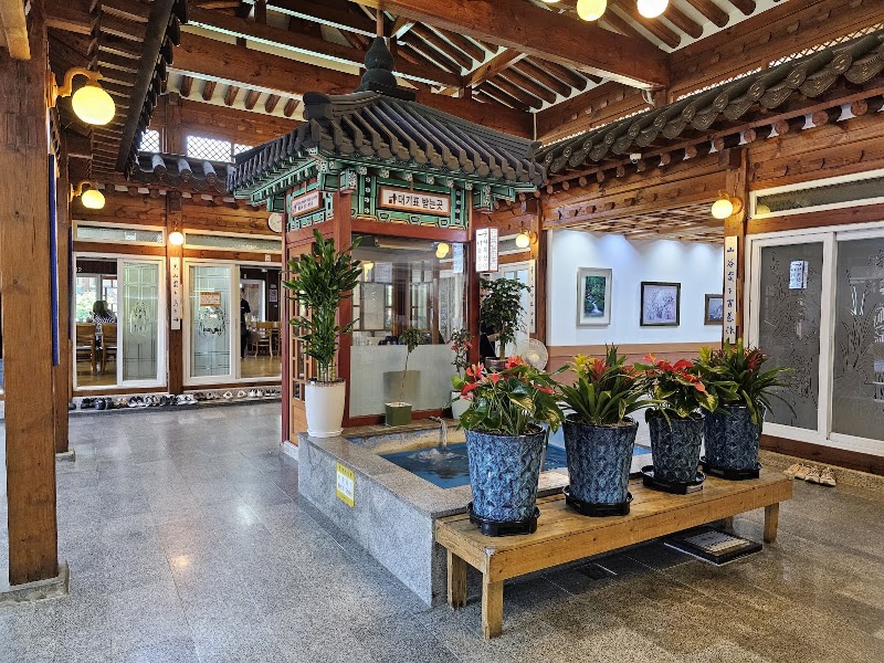 Bangujeong Naruteojip — Grilled Freshwater Eel — DMZ and Gangwon Mountain Route — South Korea