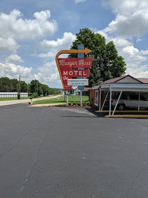 Munger Moss Motel