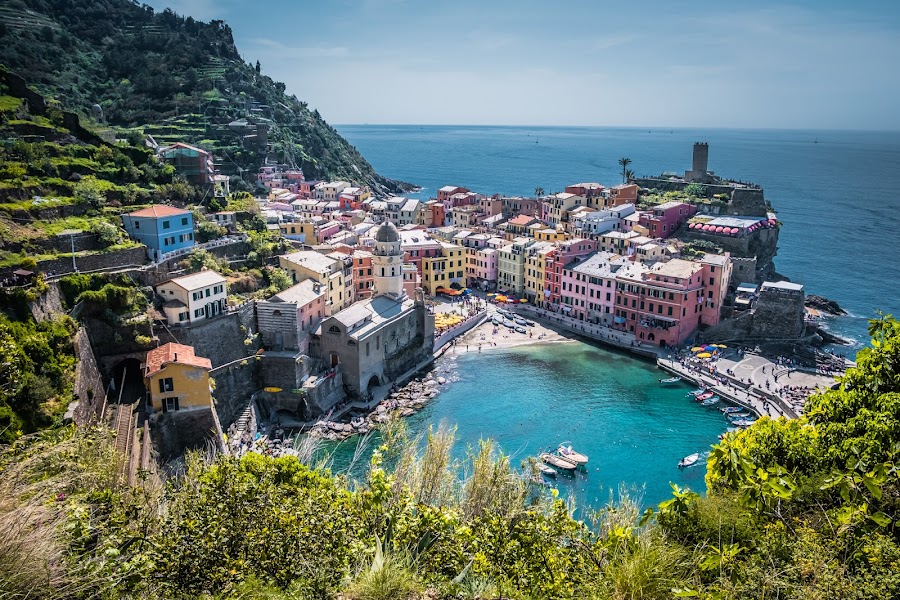 Monterosso–Vernazza trail or reserved Via dell’Amore — Named coastal trail — French and Italian Rivieras — France