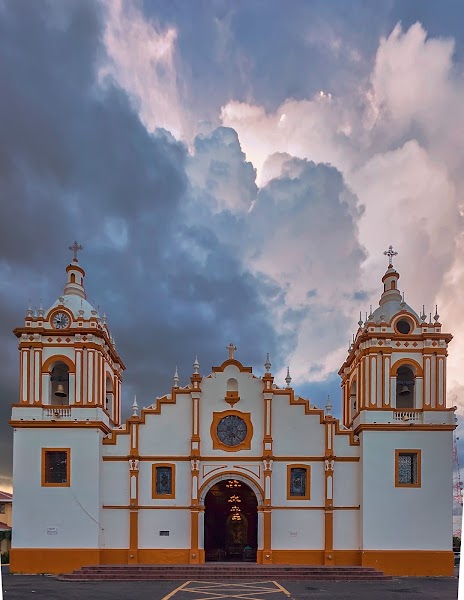 Catedral Santiago Apóstol — Historic church — Panama Pan-American Highway — Panama