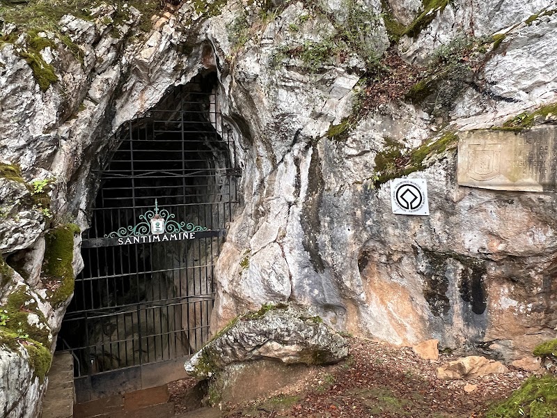 Santimamiñe Cave