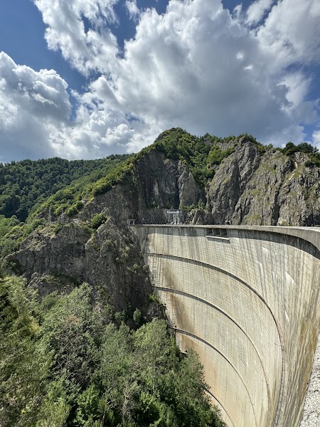 Vidraru signed viewpoint and open DN7C crossing — Scenic road — Transfăgărășan: Poenari to Sibiu — Romania