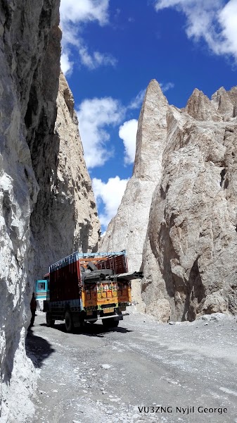 Pang seasonal camp dinner — Ladakhi set meal — Leh–Manali Highway — India