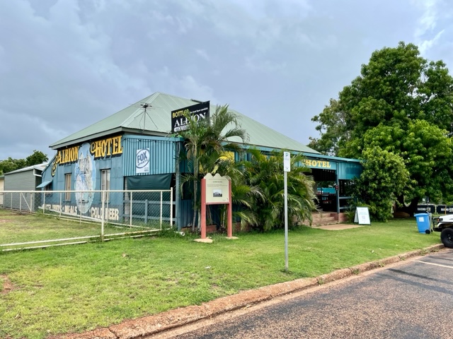 Albion Hotel — Country pub meals — Savannah Way — Australia