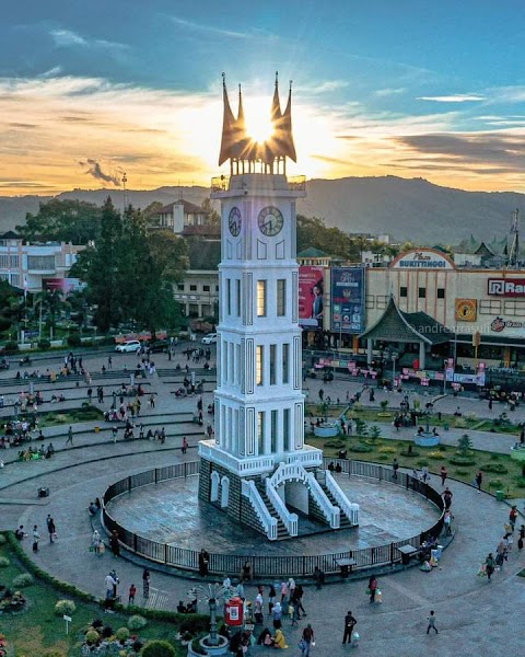 Bukittinggi — Departure — Sumatra Trans-Highway Bukittinggi to Lake Toba — Indonesia