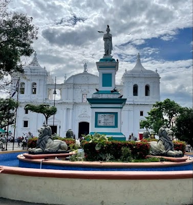 León