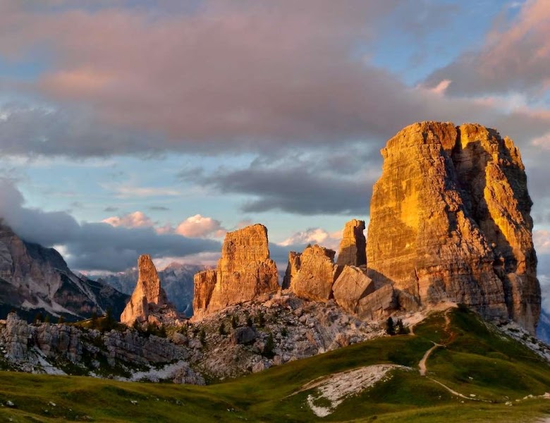 Cinque Torri — Mountain walk/viewpoint — The Dolomites — Italy