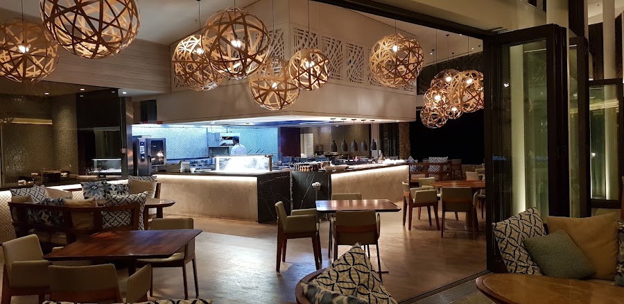 Warwick Fiji Lagoon Bar and Grill — Resort dining — Coral Coast Road, Fiji — Fiji